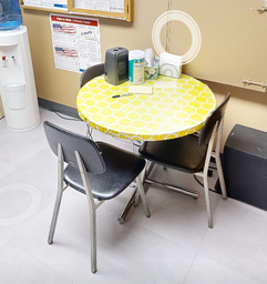 [#C4-14] Round meeting table