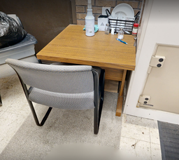 [#C4-12] Small table