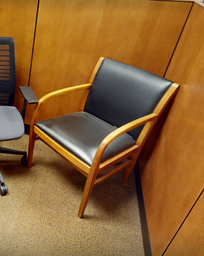 [#B9-4] Black guest chair