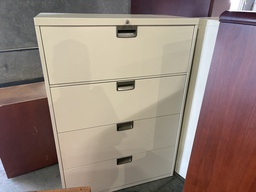 [#D10-52] Metal file cabinets