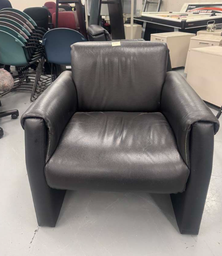 [#B12] Black Lounge Chair