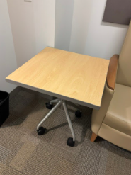 [#C4-29] ROLLING SQUARE TABLE