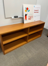 [#D5-40] CREDENZA
