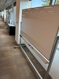 [#F4-68] ROLLING MARKERBOARD