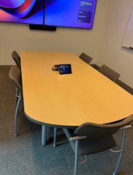 [#C4-93] MAPLE OVAL TABLE