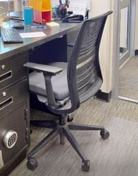 [#B13-3] Blk&amp; grey task chair with arms
