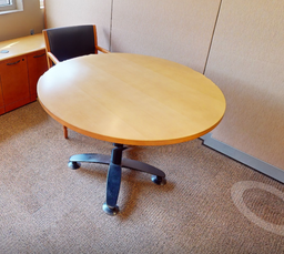[#C4-11] Round meeting table