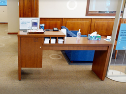 [#C4-15] Cheque Desk