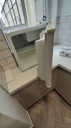 [#L1-36] White counter top fridge