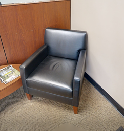 [#B12-5] Navy lounge chair