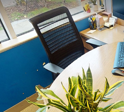 [#B13-2] Task chair, with arms