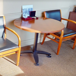 [#C4-16] Round meeting table
