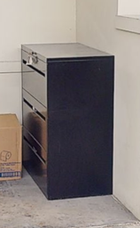 [#D10-18] Metal Filing Cabinet