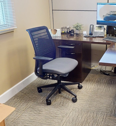 [#B13-4] Task chair with arms