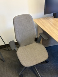 [#00-17] Gray steel case chairs private office