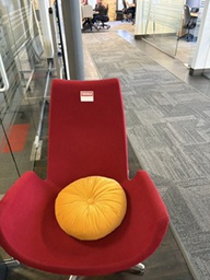 [#00-20] Red lounge chair by entrance