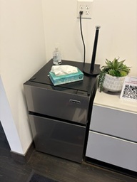 [#00-21] Gray mini fridge
