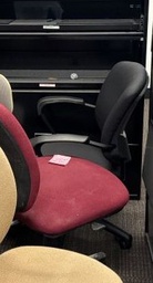 [#B13] Black Office Chair