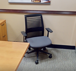 [#B13-5] Task chair, with arms