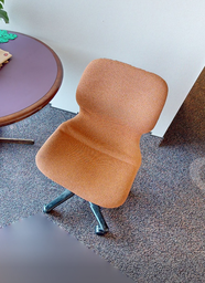 [#B12-6] Orange task chair no arms