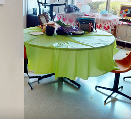 [#C4-10] Round meeting table