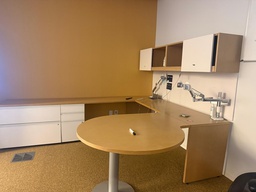 [#E9-2.3] Private office