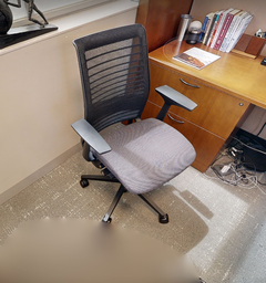 [#B13-4] Task chair, with arms