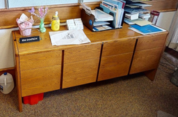 [#D5-17] Executive credenza