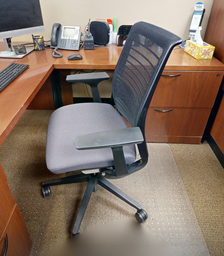 [#B13-4] Task chair, with arms