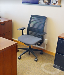 [#B13-3] Task chair, with arms