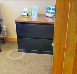 [#D6-8] Filing cabinet