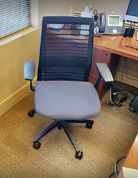 [#B13-1] Task chair, with arms