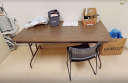 [#C8-16] Regular-size folding table
