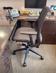 [#B13-2] Task chair, with arms