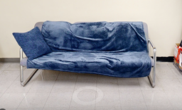 [#B7-8] 3 seat couch
