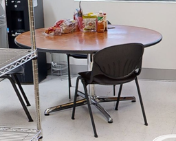 [#C4-19] Round meeting table
