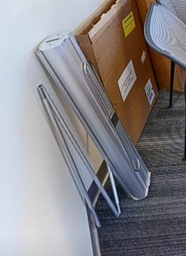 [#F3-37] Roll-up projector screen