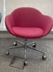 [#B12-4] AC Forster Armchair
Dark pink upholstery
5-Star chromed base on castors
