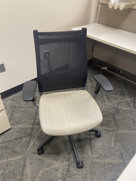 [#B13-7] Black Back Mesh Beige Seat SitOnIt Wit Chair