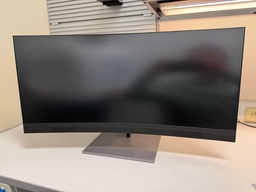 [#H3-7] 32'' x 15'' Monitor