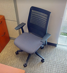 [#B13-5] Task chair, with arms