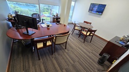 [#E4] Oval desk