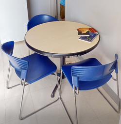 [#C4-11] Round meeting table