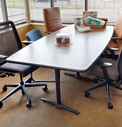 [#C5-12] Small conference table