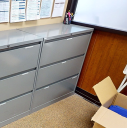 [#D20-8] Metal Filing Cabinet