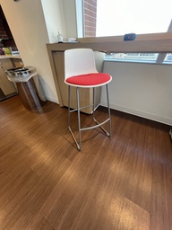 [#B1-6] Red Cloth High Chair