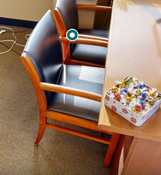 [#B9-6] Navy guest chair