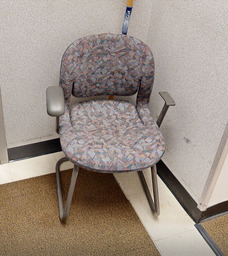 [#B8-12] Patterned purple guest chair