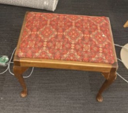 [#B11-pic_055] Small bench/foot ottoman