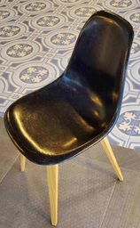 [#B4-16] Black Plastic Chair
